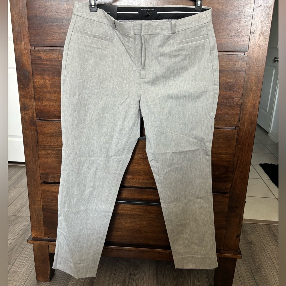 Women’s Banana Republic Curvy Sloan Light Gray Pants NWT Size 12